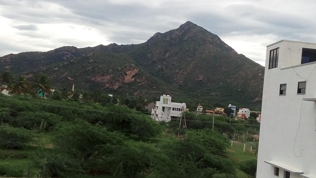 Sabri Guest House Tiruvannāmalai Esterno foto